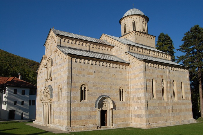 , Manastiri i Deçanit dhe një histori ngatërresash me tokën