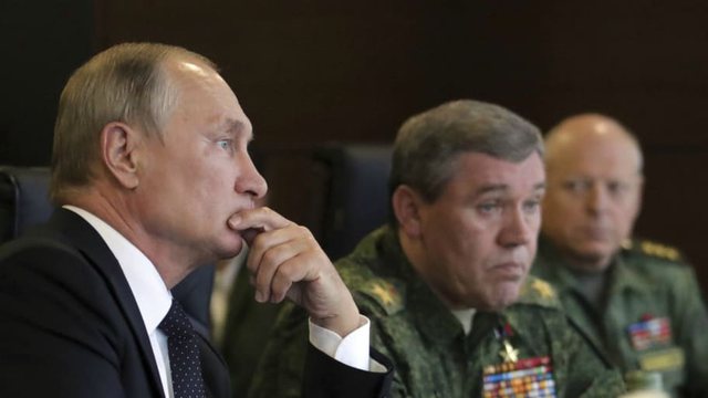 , Largoi ‘kumbarin’ që e rriti në KGB, çfarë po sinjalizon Putin?